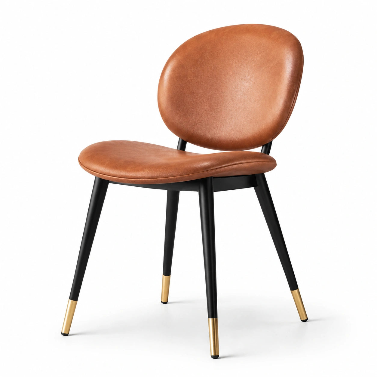 Chaise en cuir synthétique marron avec pieds en métal noir et embouts dorés